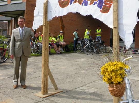 Dviračiais keliavę žygeiviai aplankė Radviliškio krašto dvarus