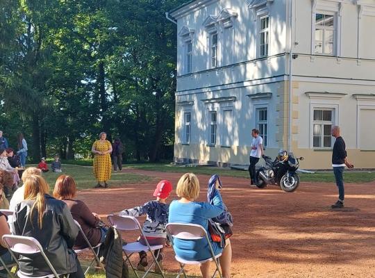 Teatras augina jaunąją kartą