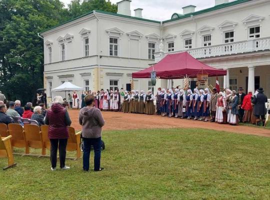 Folkloro sąskambiai Baisogaloje