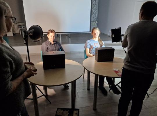 „Fotomokykla“: užburiančios fotografijų kūrimo edukacijos moksleiviams