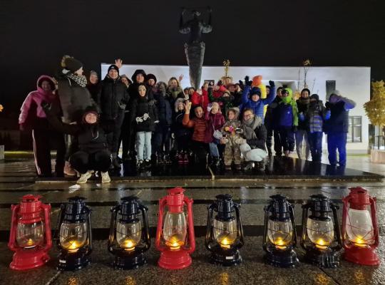 Atrask Radviliškį žibintų šviesoje