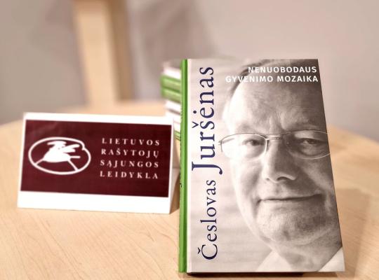 Pristatyta Česlovo Juršėno atsiminimų knyga „Nenuobodaus gyvenimo mozaika“