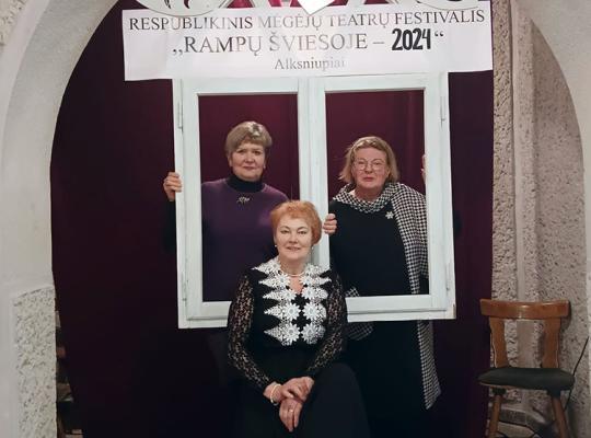 Alksniupiuose viešpatavo teatras – vyko mėgėjų teatrų festivalis „Rampų šviesoje“