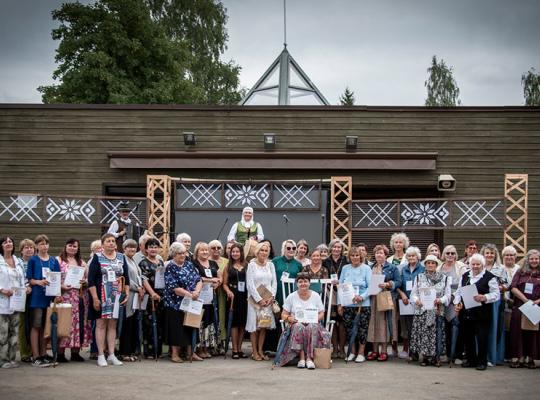 Kojinių mezgimo čempionatas ir folkloro festivalis vidurvasarį Radviliškyje – tradicijų tęstinumas ir etnokultūros puoselėjimas