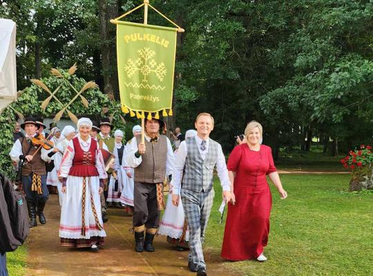 Baisogaloje nuvilnijo 23-asis tarptautinis folkloro festivalis „Nemirštanti tautos gaida“