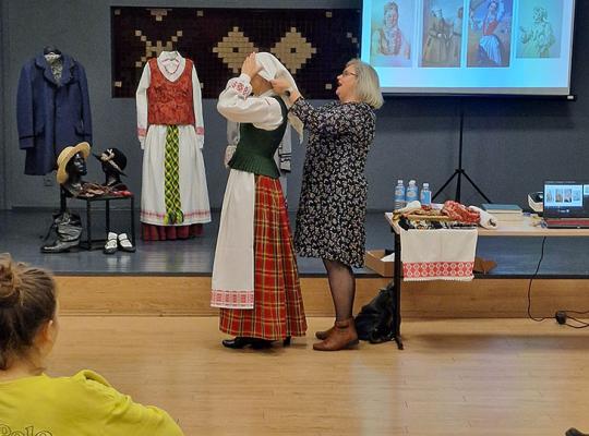 Seminaras apie Aukštaitiško tautinio kostiumo dėvėjimą