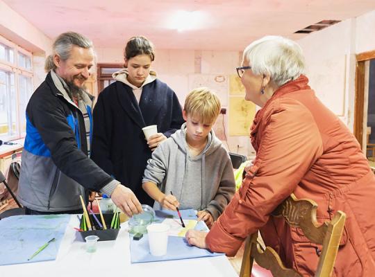 Šeduvos kraštotyros muziejaus lankytojai  kūrė mėlynus šviesos atvirukus