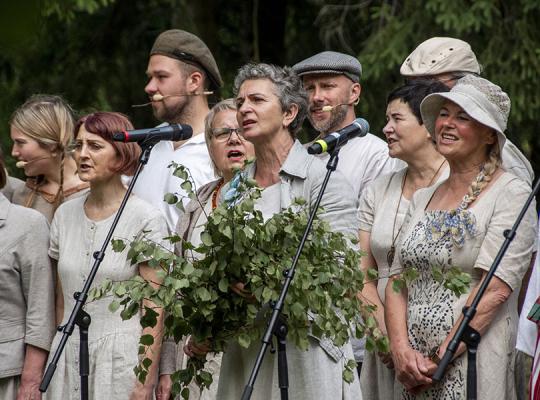 Sekminės Radviliškyje – kai piemenėlių žaidynės virto lietuviškos kultūros švente