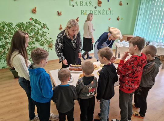 Pasitinkant Pyragų dieną: dalijamasi šiluma ir bendrystės jausmu
