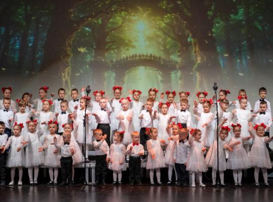 „Surink stebuklą Mamai“ – jautri ir žaisminga Motinos dienos šventė Radviliškyje