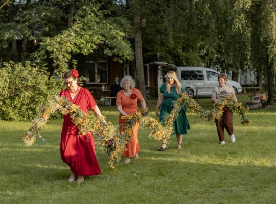 Žolinė Sidabrave ir „Vakaras, kvepiantis mėtomis...“ Alksniupiuose