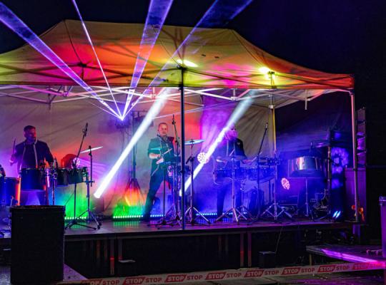 Raudondvaryje nuskambėjo šviesų ir meno festivalis „Nakties intencijos“ 