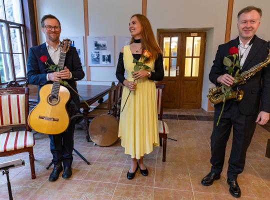 Burbiškio dvare skambėjo senosios Europos tautų melodijos