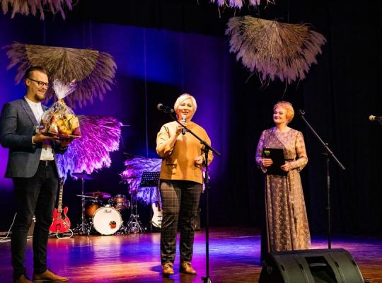 Alksniupiuose 20 kartą nuskambėjo vokalinių ansamblių festivalis „Juodalksnių pavėsy“