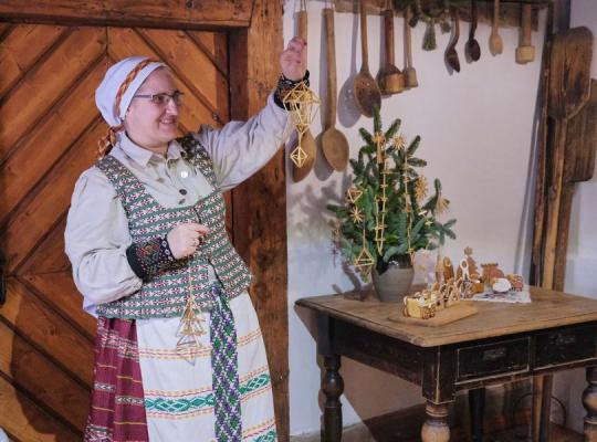 Kleboniškių kaimo buities muziejuje baigėsi šventinių dirbtuvių ciklas