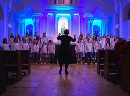 Advento chorinės muzikos garsai džiugino radviliškiečius