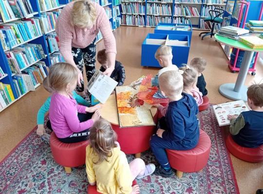 Bibliotekos durys atviros lankytojams