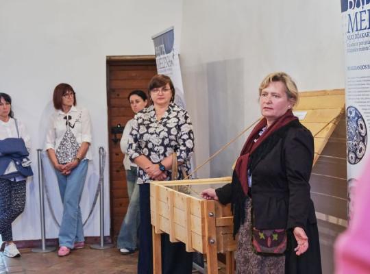 Burbiškio dvare pristatytoje parodoje lankytojai įminė „Balta mėlyna“ kodą