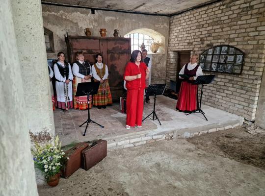 Radviliškio rajone prasidėjo medžio drožėjų pleneras
