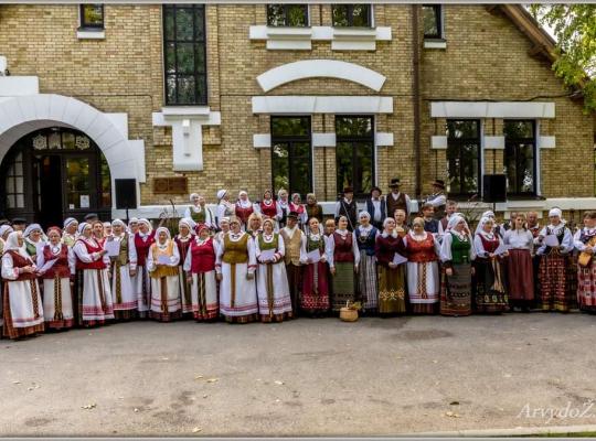 Pakiršinio dvaras gyvas – praūžė pirmasis Pakiršinyje folkloro festivalis „Tėvelio dvarely“!