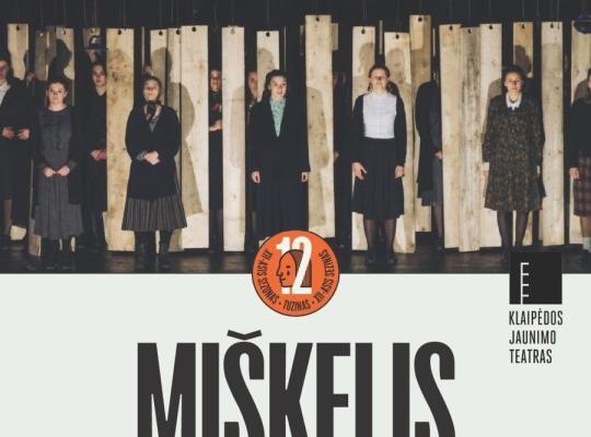 Spektaklis „Miškelis“ Baisogaloje: istorinės tragedijos atminimas per teatro meną