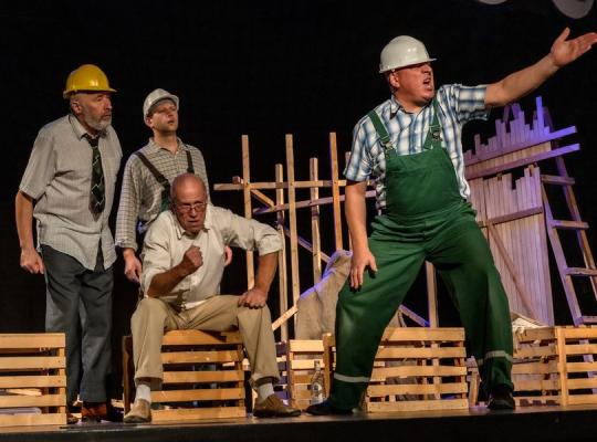 Mėgėjų teatrų festivalyje „Vaidina Kaimynai“: spektakliai ir kūrybinės dirbtuvės Baisogaloje