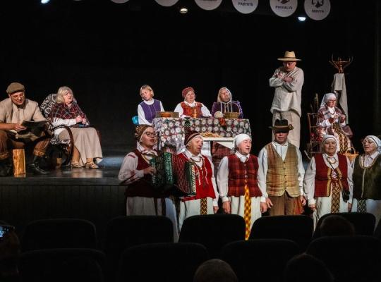 „Vaidina kaimynai“: trijų mėnesių teatro šventė Baisogaloje suvienijo kūrėjus ir žiūrovus