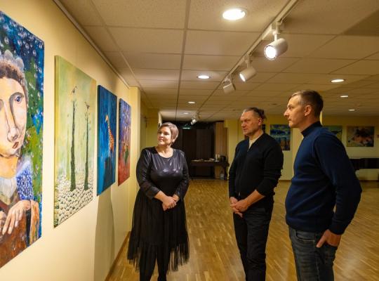 Sauliaus Jankausko paroda „Gyvenimo šventė kasdien“ – Baisogalos kultūros centro akcentas