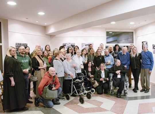 Portretų paroda „Žmonės be grimo 2“: tikros istorijos ir gyvenimo atspindžiai