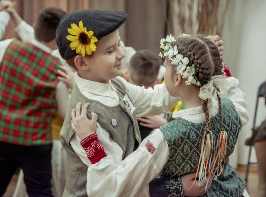 „Patrepsynė“ Radviliškyje: šokiai, kuriuose susitinka tradicija ir jaunatviška energija
