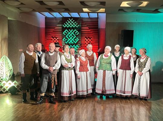 Vakaronė „Dainuokim ir šokim, kaip senoliai mokė“ Raudondvario kultūros namuose
