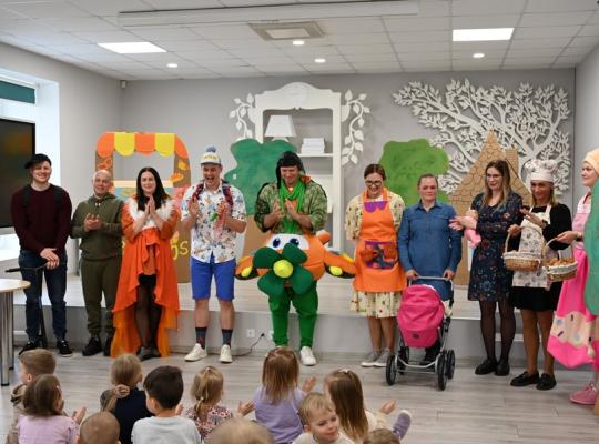 Kai knyga sujungia ir šeimas, ir institucijas...