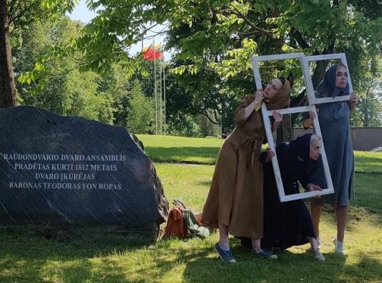 Festivalis „MIZANscena“ baigėsi poetinės kelionės spektakliu „Nedingęs“