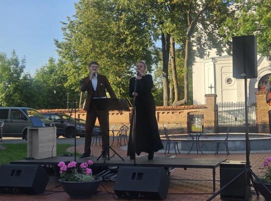 Šeimos muzika po vasaros dangumi: „Vasaros pokalbiai su muzika“ Baisogaloje