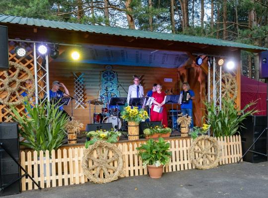 Žolinė Grinkiškyje: šventė subūrė bendruomenę, žolynus ir dainas