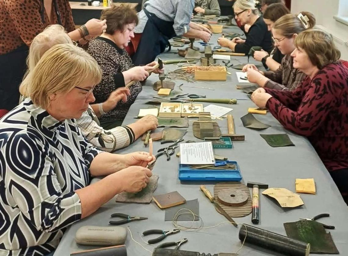 Pakiršinio dvare – papuošalų kūrybos edukacija