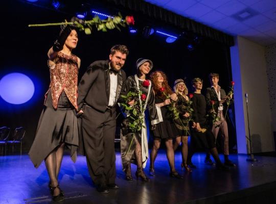 Baisogaloje tęsiasi profesionalių teatrų festivalis „Medunešis“