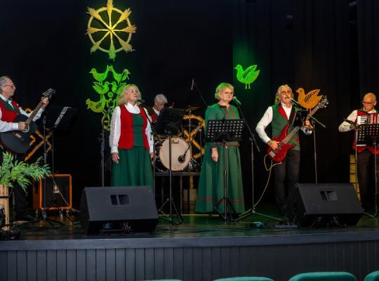 Baisogaloje nuskambėjo kapelijų ir grupių šventė „Šok, trypk ir dainuok“