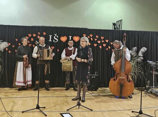„Iš širdies į širdį“ – dainos, vienijančios bendruomenę!