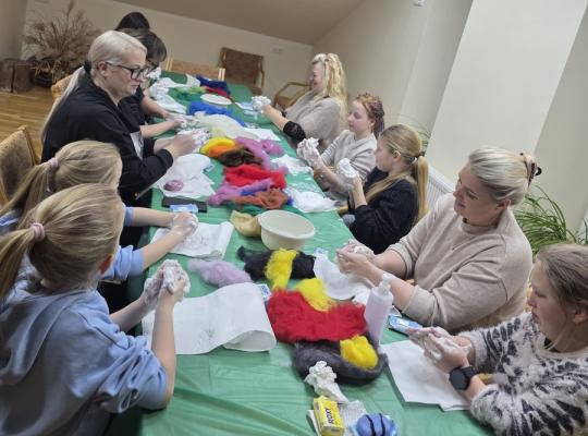Sidabravo kultūros namuose – kūrybinė edukacija „Muilo vėlimas šlapiuoju būdu“