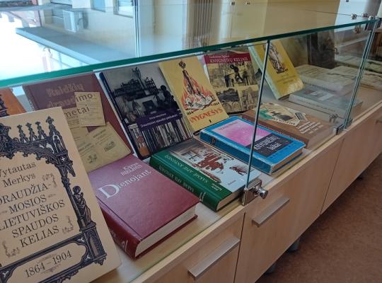 Šiuolaikinė knygnešystė Radviliškio viešojoje bibliotekoje