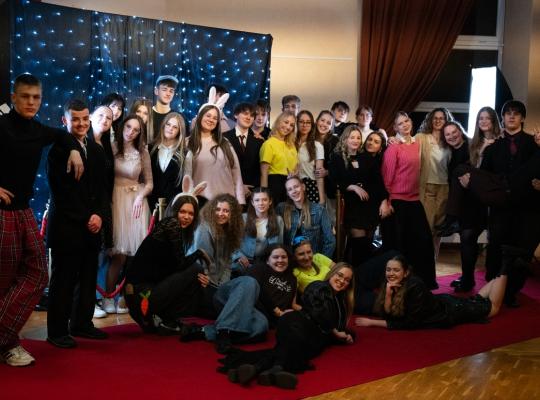 Trijų valandų gyvo garso maratonas ir „Kultūros avilio“ gimtadienis: Radviliškyje mes užaugom“