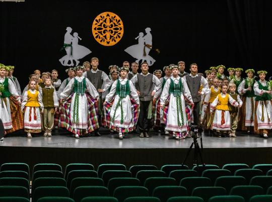 Baisogalos šokių kolektyvai dalyvavo apžiūroje dėl patekimo į Lietuvos moksleivių dainų ir šokių šventę