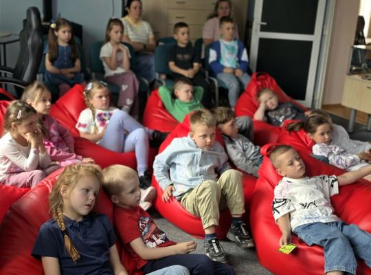 Radviliškio viešojoje bibliotekoje – tėčio skaitoma pasaka