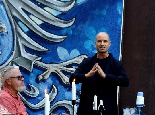 Apie tai, ką dažnai nutylime: Aleksandro Špilevojaus spektaklis „Myriop“