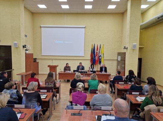 Švietimo įstaigų vadovams – rekomendacijos, kaip elgtis sulaukus grasinimų