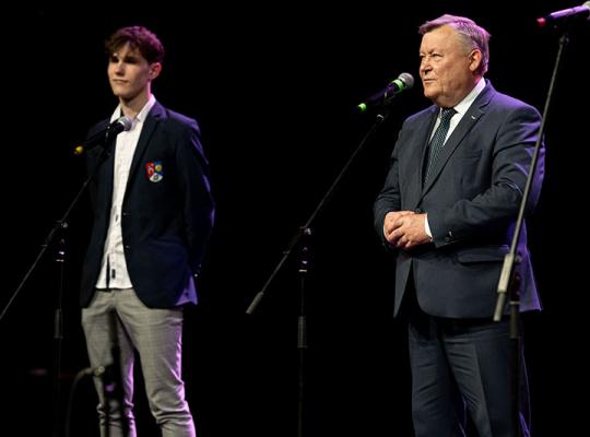 Olimpiadų ir konkursų nugalėtojų pagerbimo šventėje apdovanotas gausus būrys talentingų Radviliškio rajono mokinių