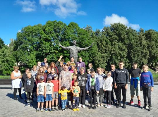 Radviliškio rajono gausių šeimų kelionė į Smegduobių kraštą