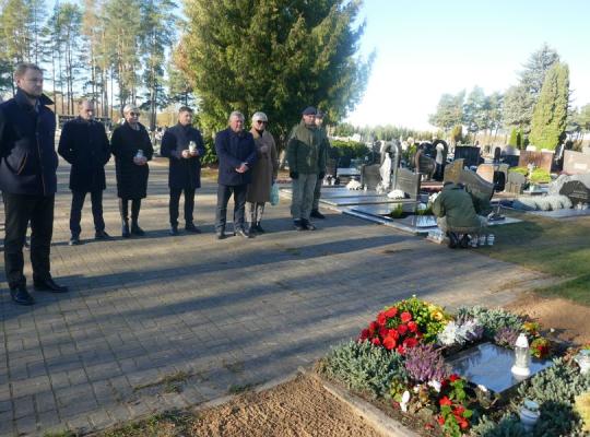 Savivaldybės vadovai aplankė Lietuvos kariuomenės savanorių, partizanų ir laisvės kovų dalyvių kapus