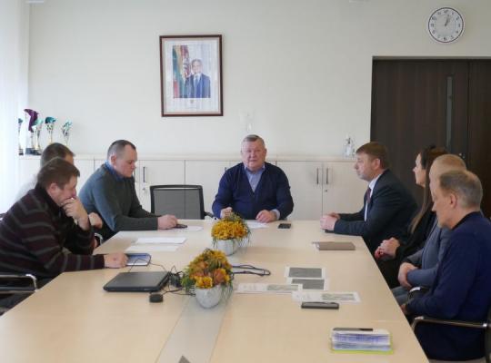Radviliškyje planuojama įrengti dirbtinės dangos stadioną